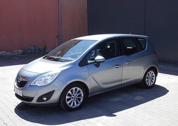 Opel Meriva cena 22900 przebieg: 193000, rok produkcji 2012 z Małogoszcz małe 379